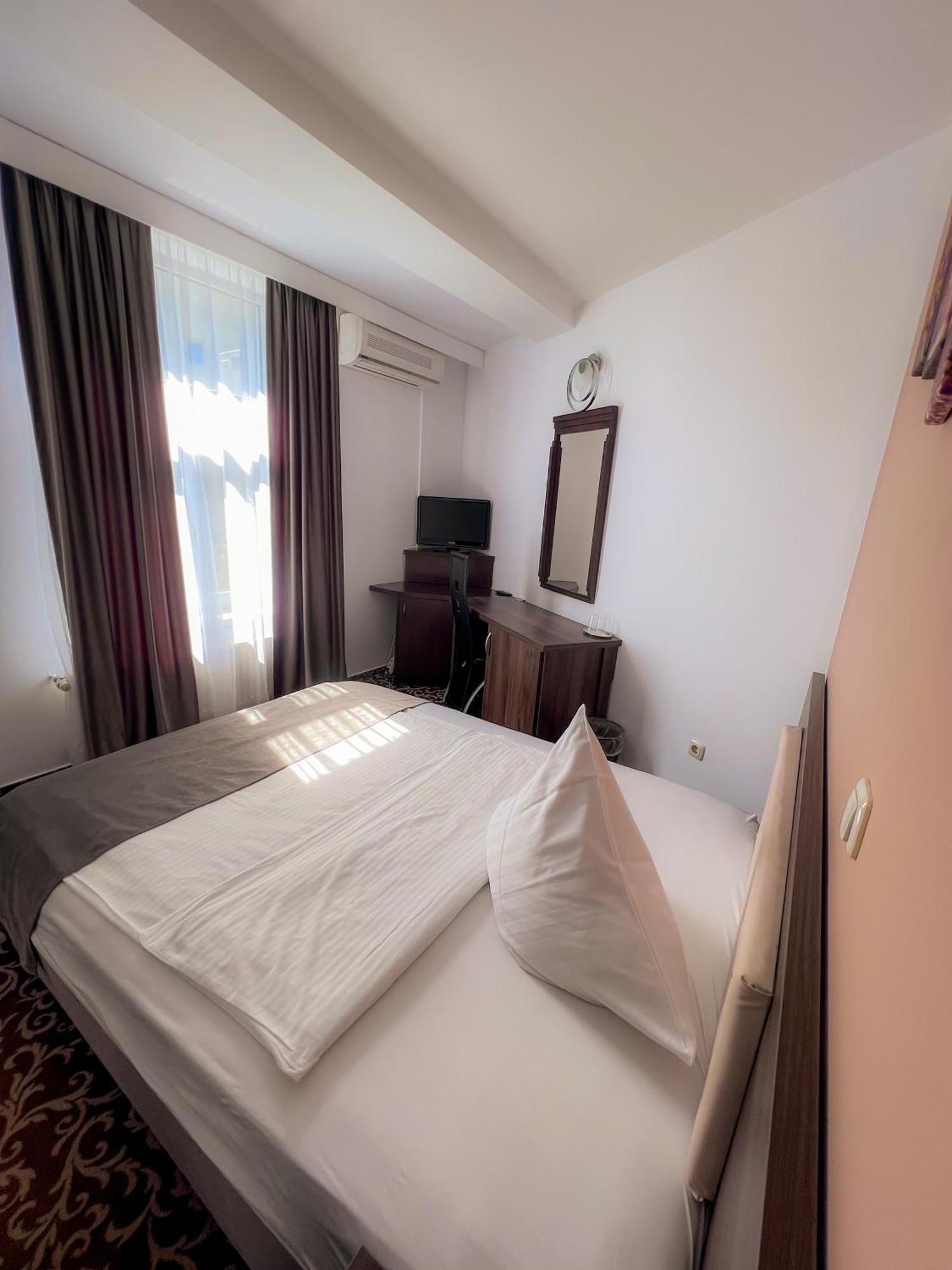 Hotel Neon ทิมิชัวรา ภายนอก รูปภาพ