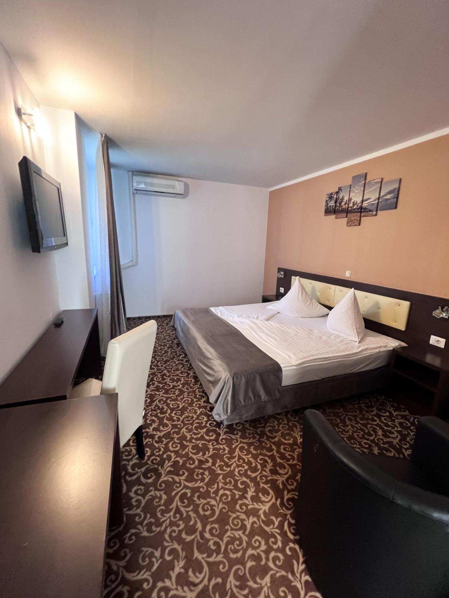 Hotel Neon ทิมิชัวรา ภายนอก รูปภาพ