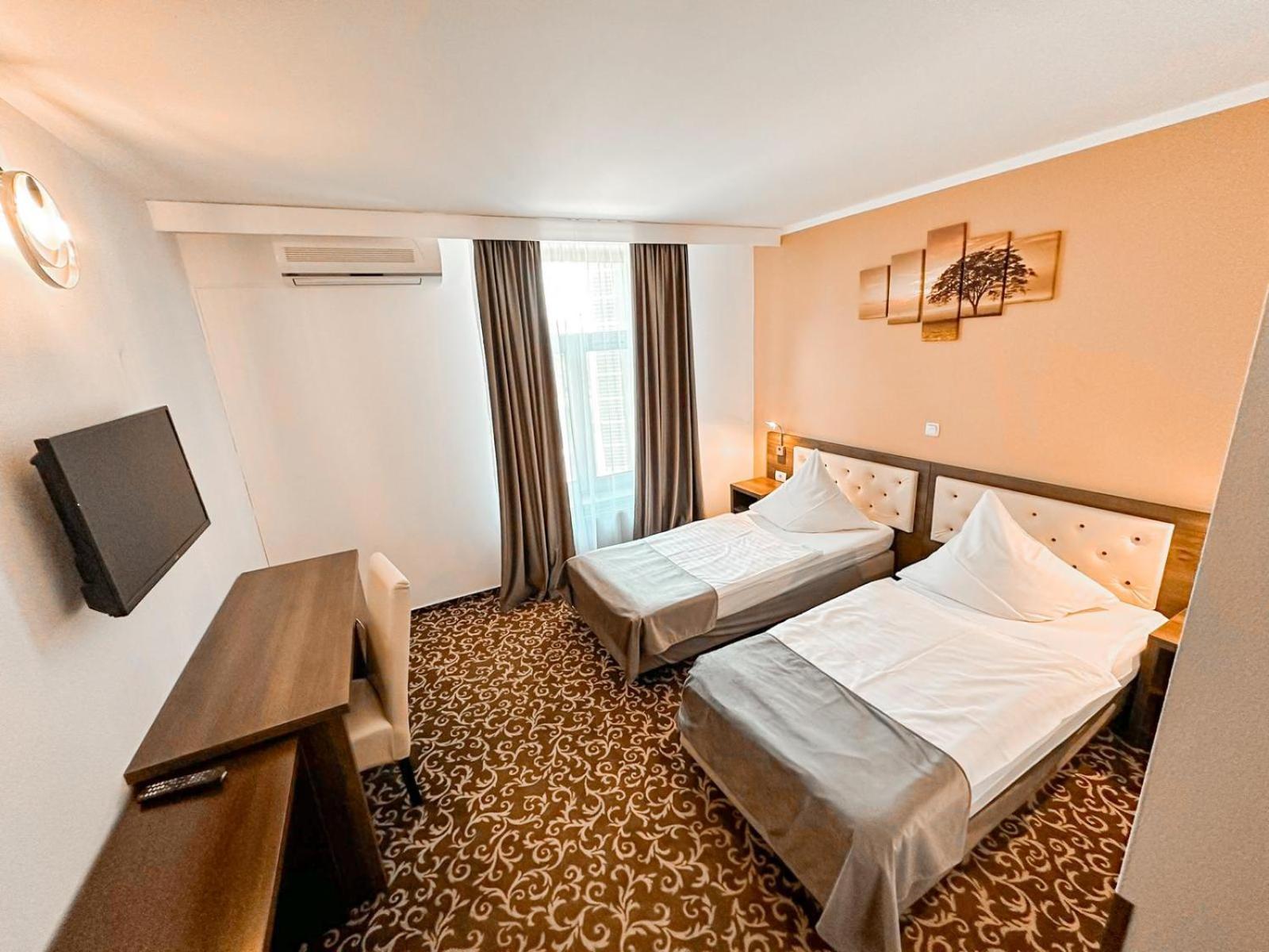Hotel Neon ทิมิชัวรา ภายนอก รูปภาพ